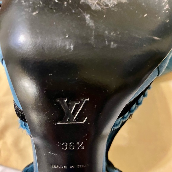 Louis Vuitton Balmoral Open Back Pump in teal. Size 36.6 - Picture 9 of 15